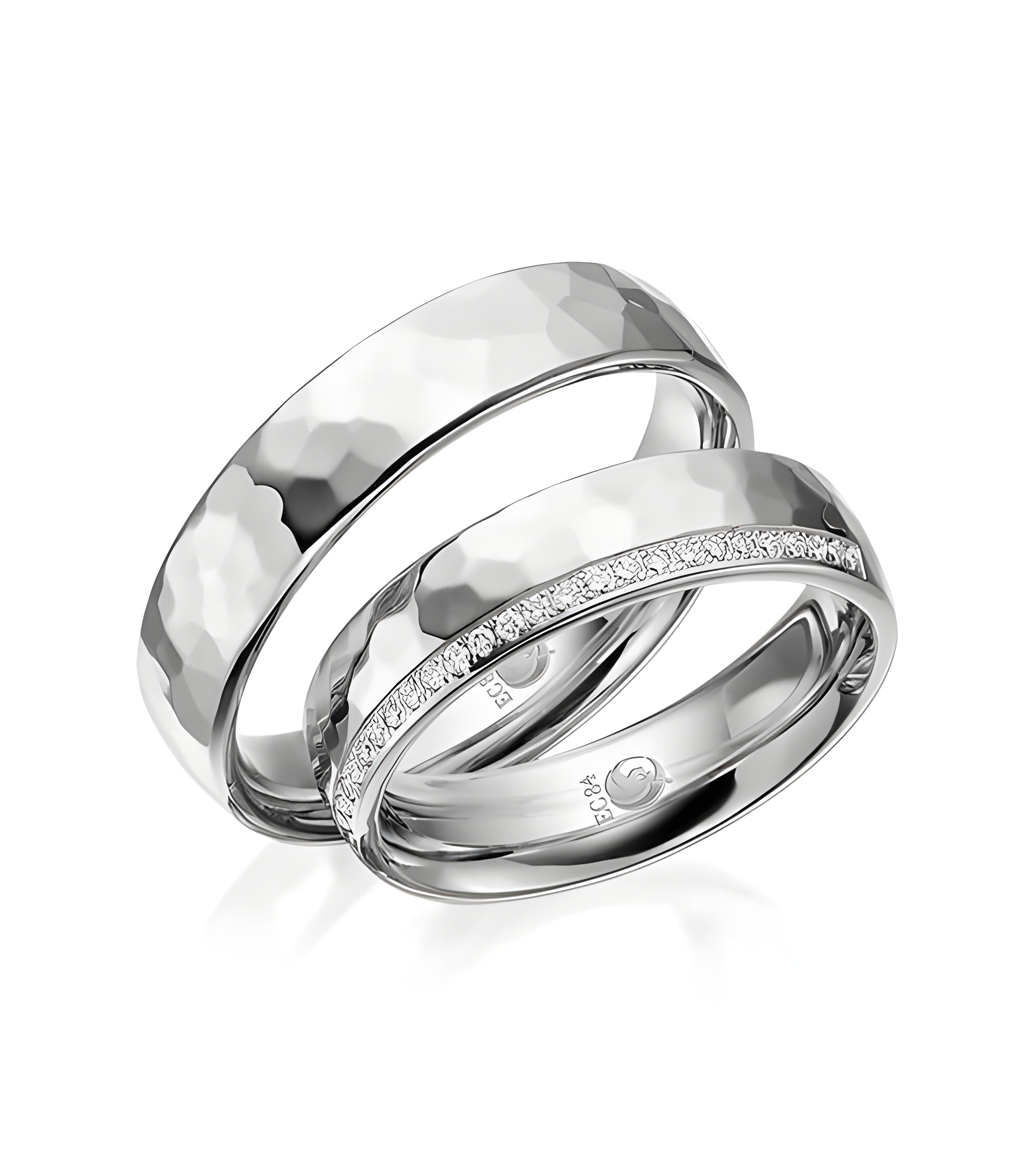 Anillos especiales en oro blanco golpeteado y diamantes - Alianzas de boda - 

