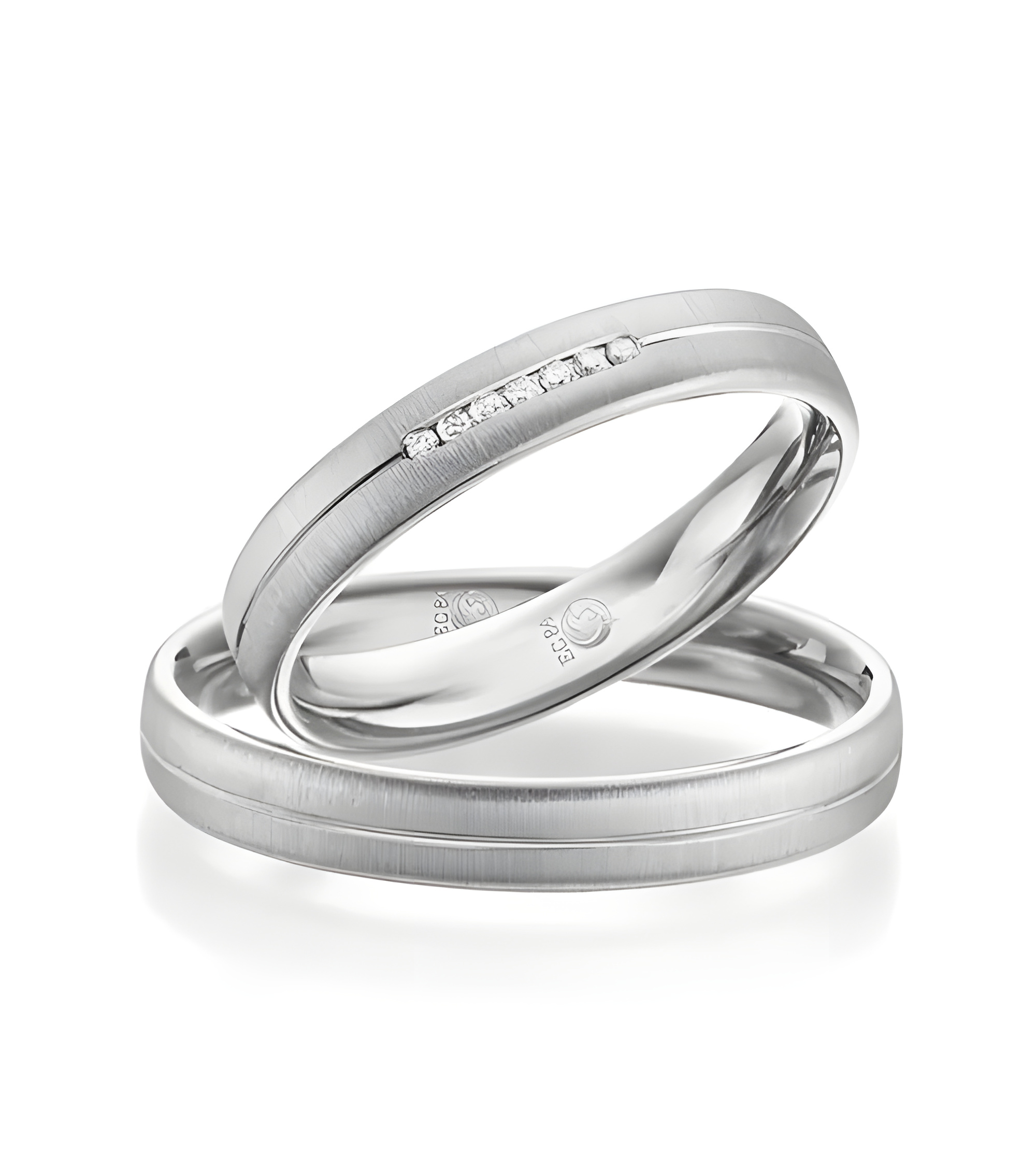 Anillos mate en oro blanco con una fila de diamantes pequeños - Alianzas de boda - 

