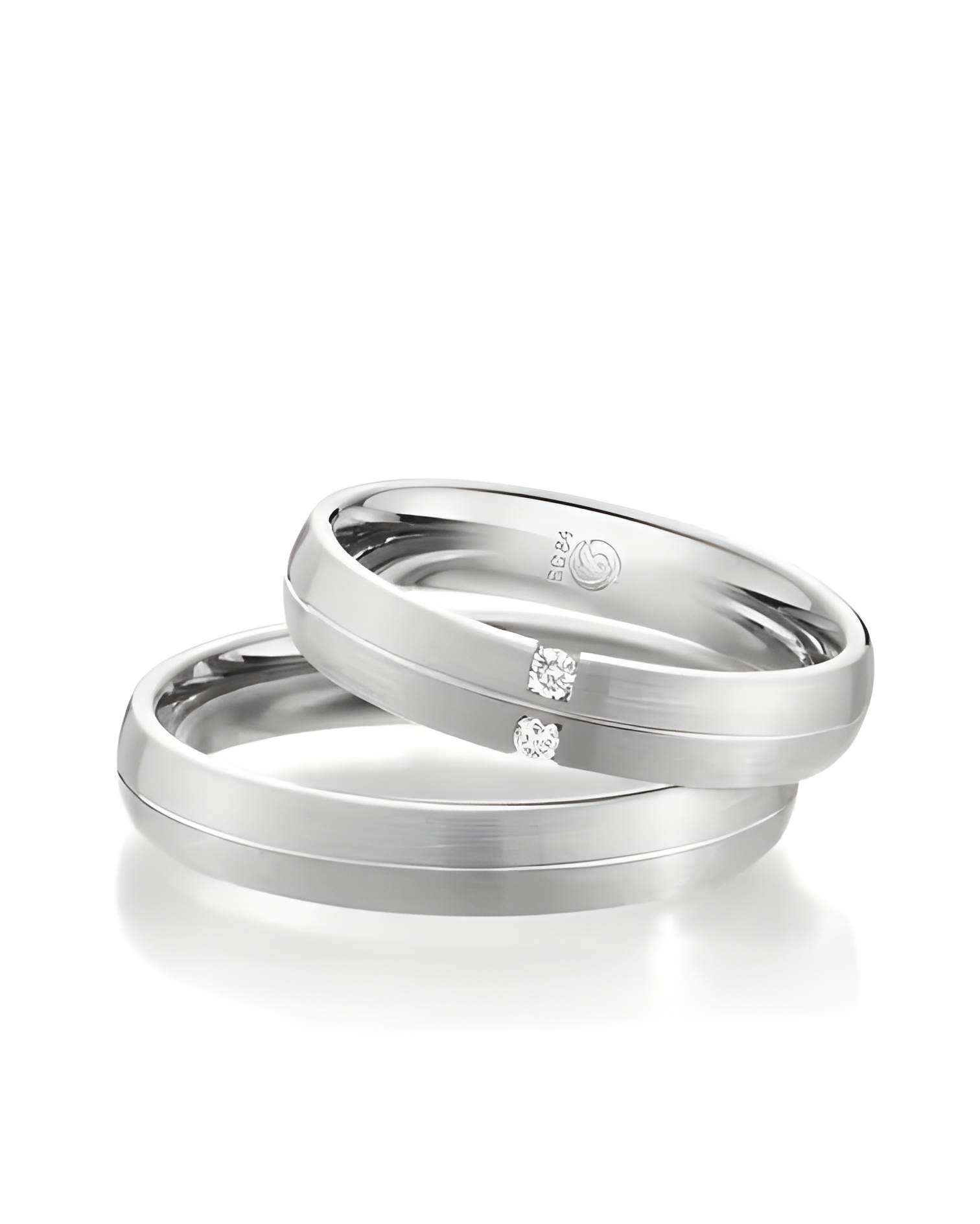 Alianzas de boda en oro blanco con acabado mate y dos diamantes pequeños - Alianzas de boda - 

