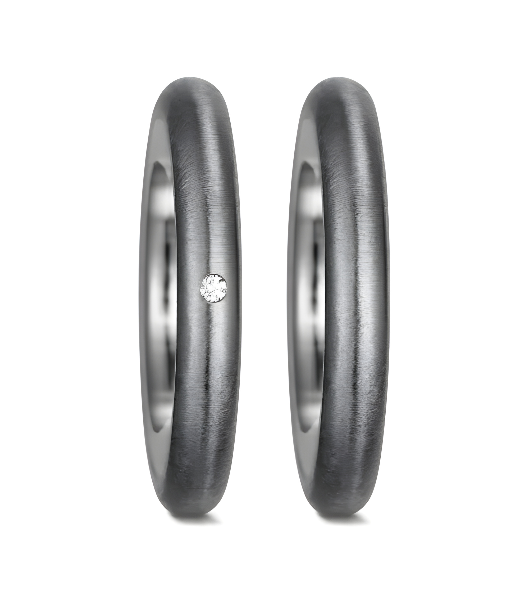 Finas alianzas de boda de titanio de color oscuro con un diamante pequeño - Alianzas de boda - 

