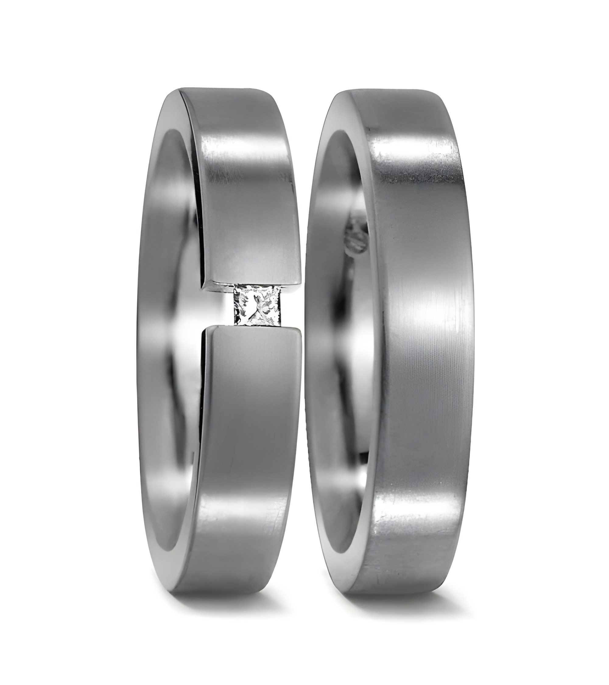 Anillos de titanio mate con un diamante princesa - Alianzas de boda - 

