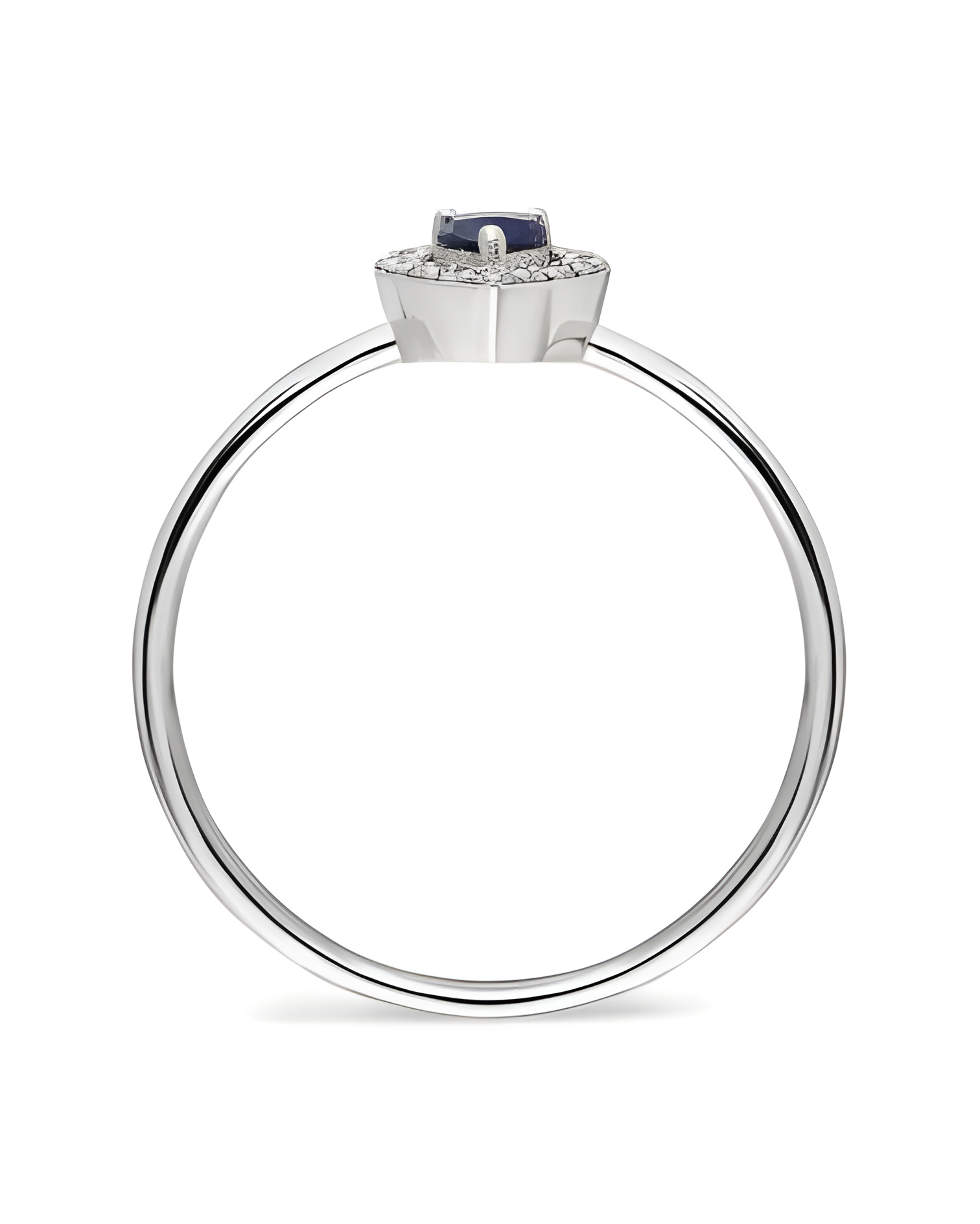 Sortija de oro con un zafiro y diamantes alrededor | Staring