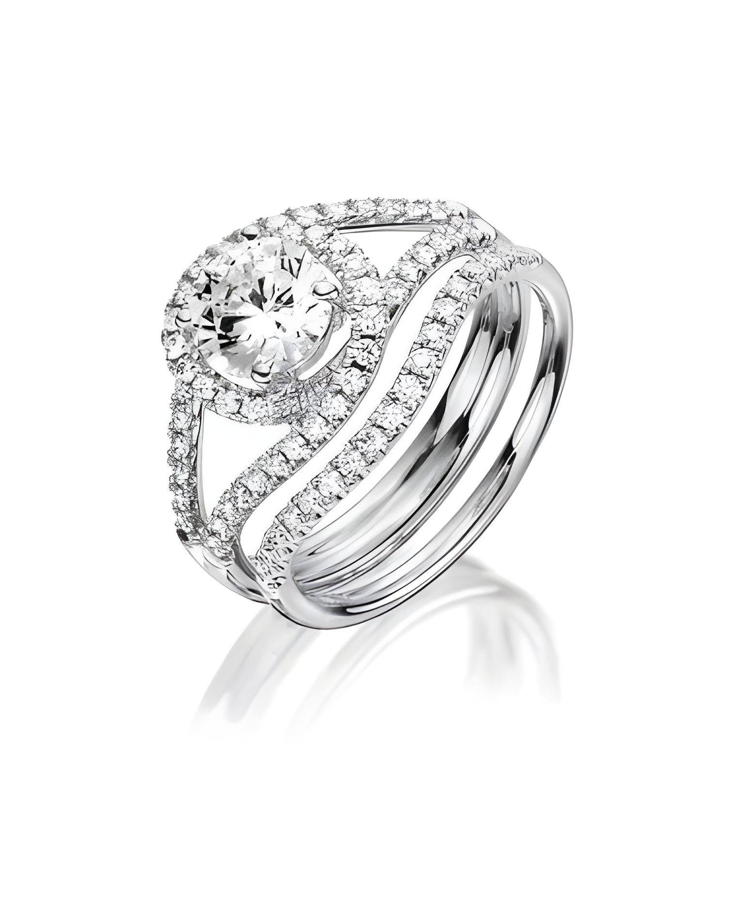 Anillos de boda con diamantes para combinar con el anillo de pedida