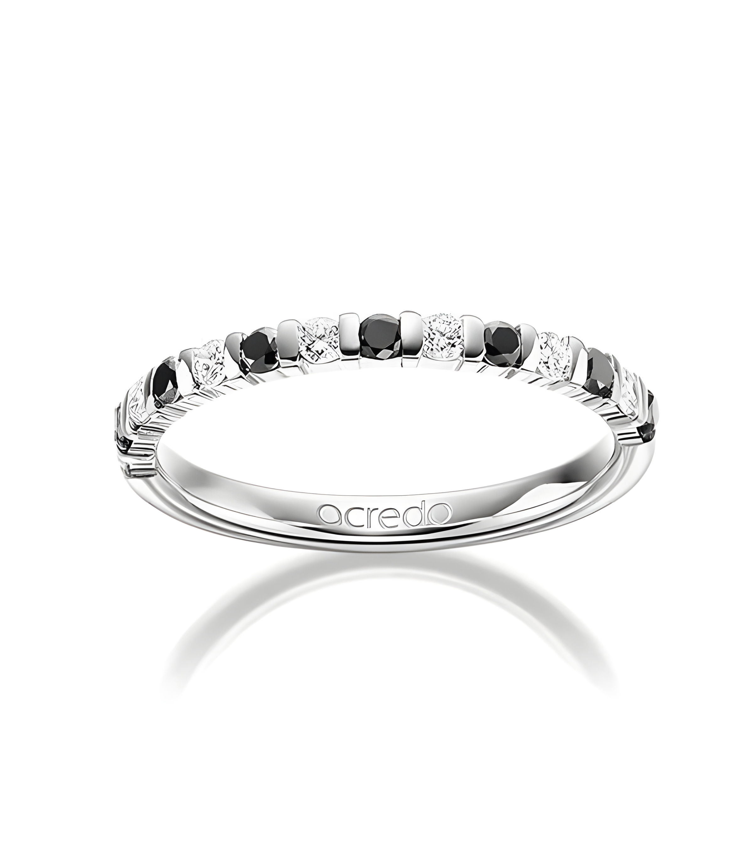 Anillo de oro o platino con diamantes negros | Staring