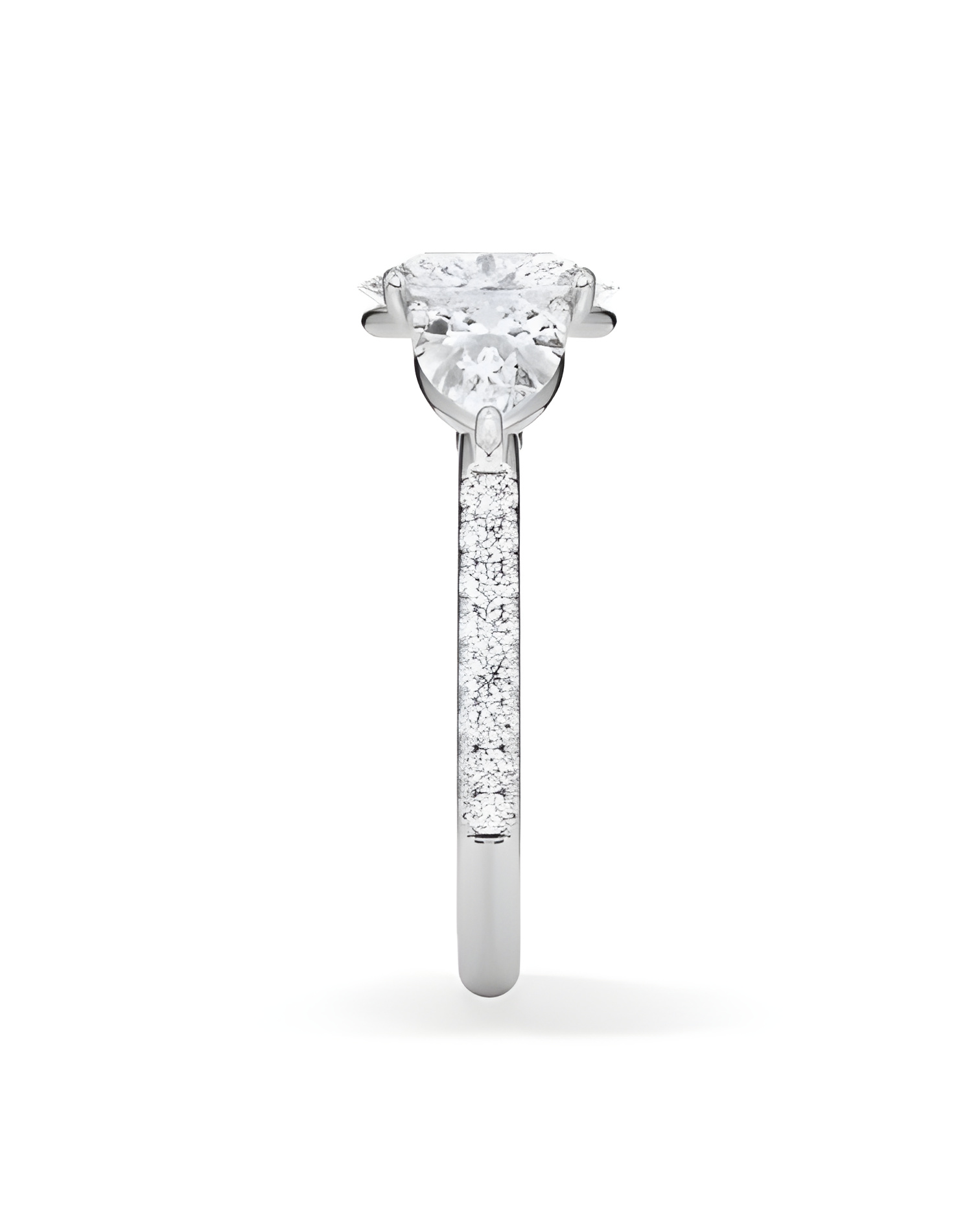 Anillo de compromiso de oro o platino corte oval y pera | Staring