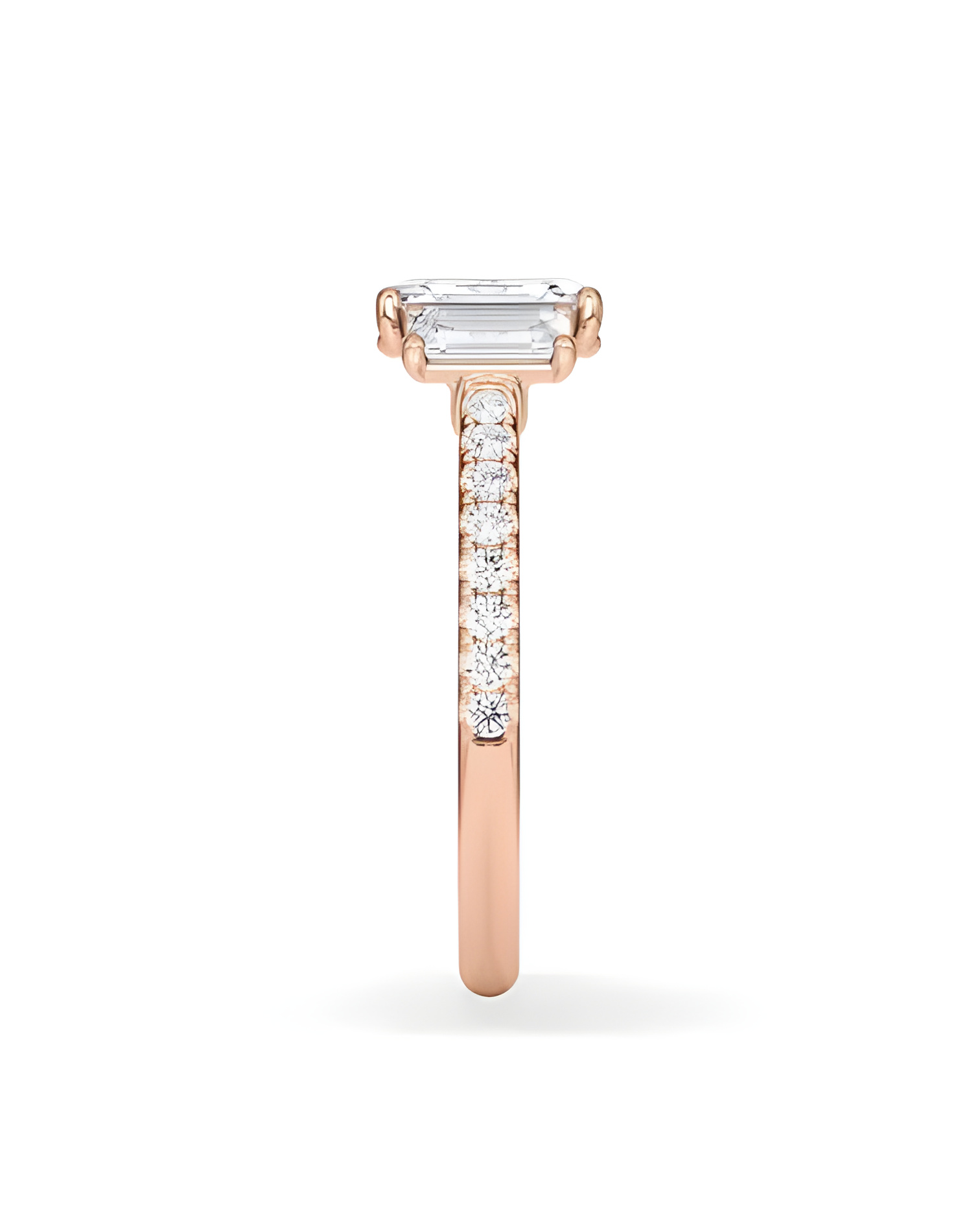 Pink gold engagement ring with various diamond cuts | Starring