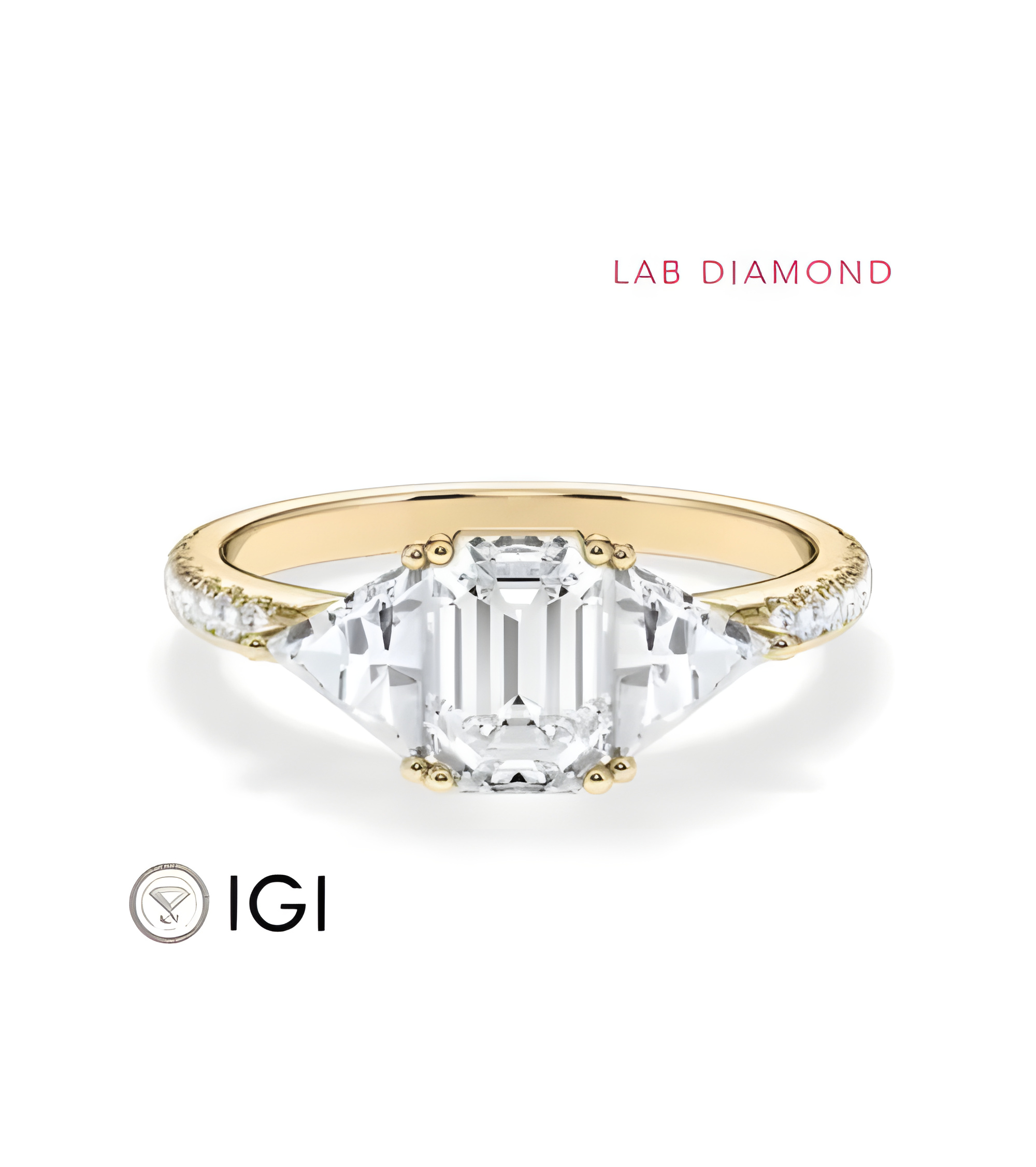 yellow Gold engagement ring with cut emerald | Staring