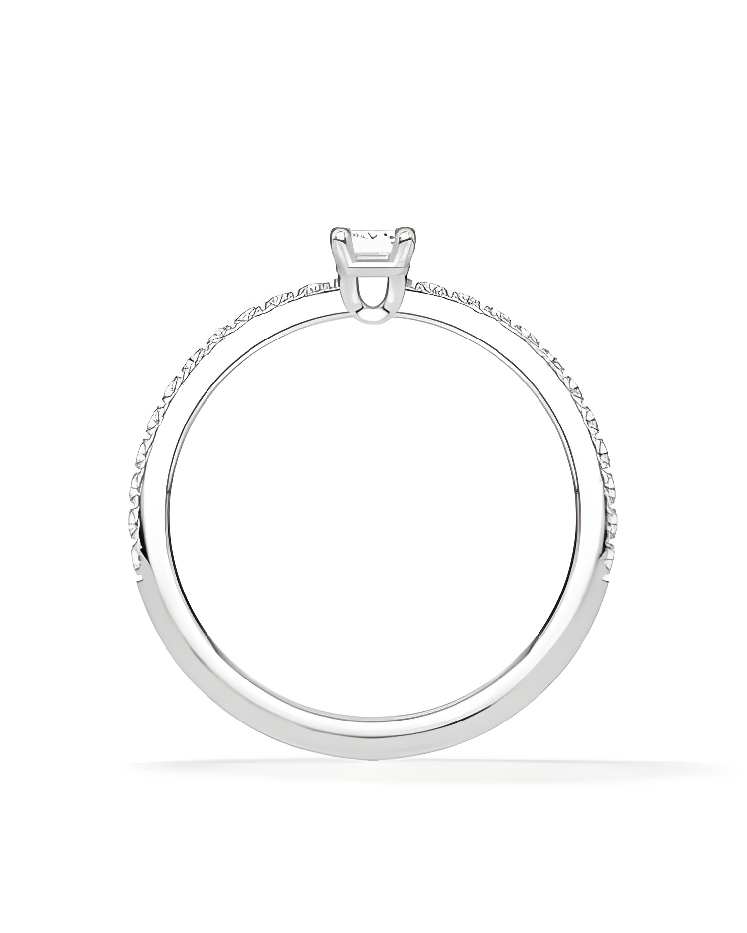 Pavé engagement rings with lab-grown diamonds | Emerald-cut | Staring