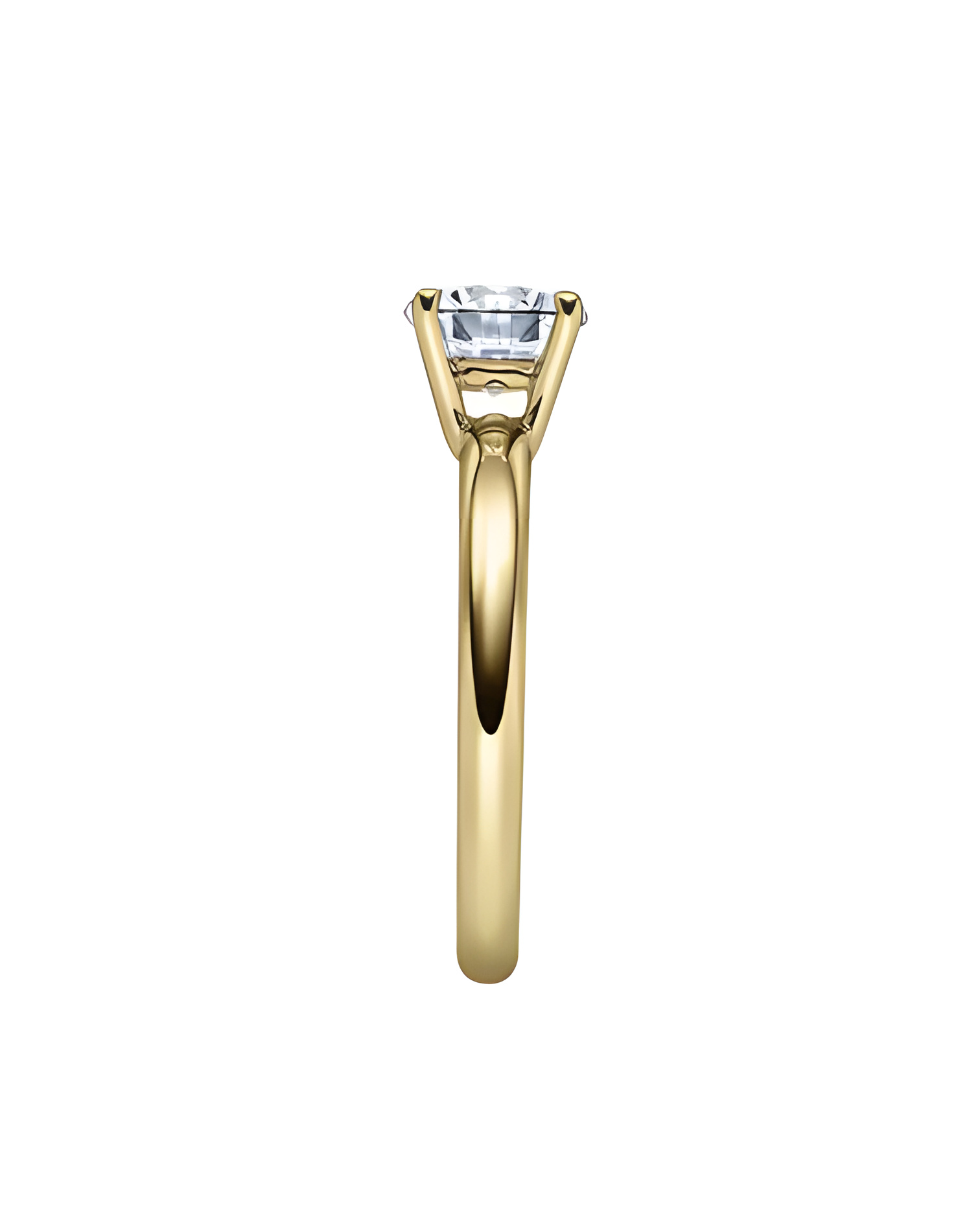 Clásico anillo para la pedida de oro amarillo con un diamante natural